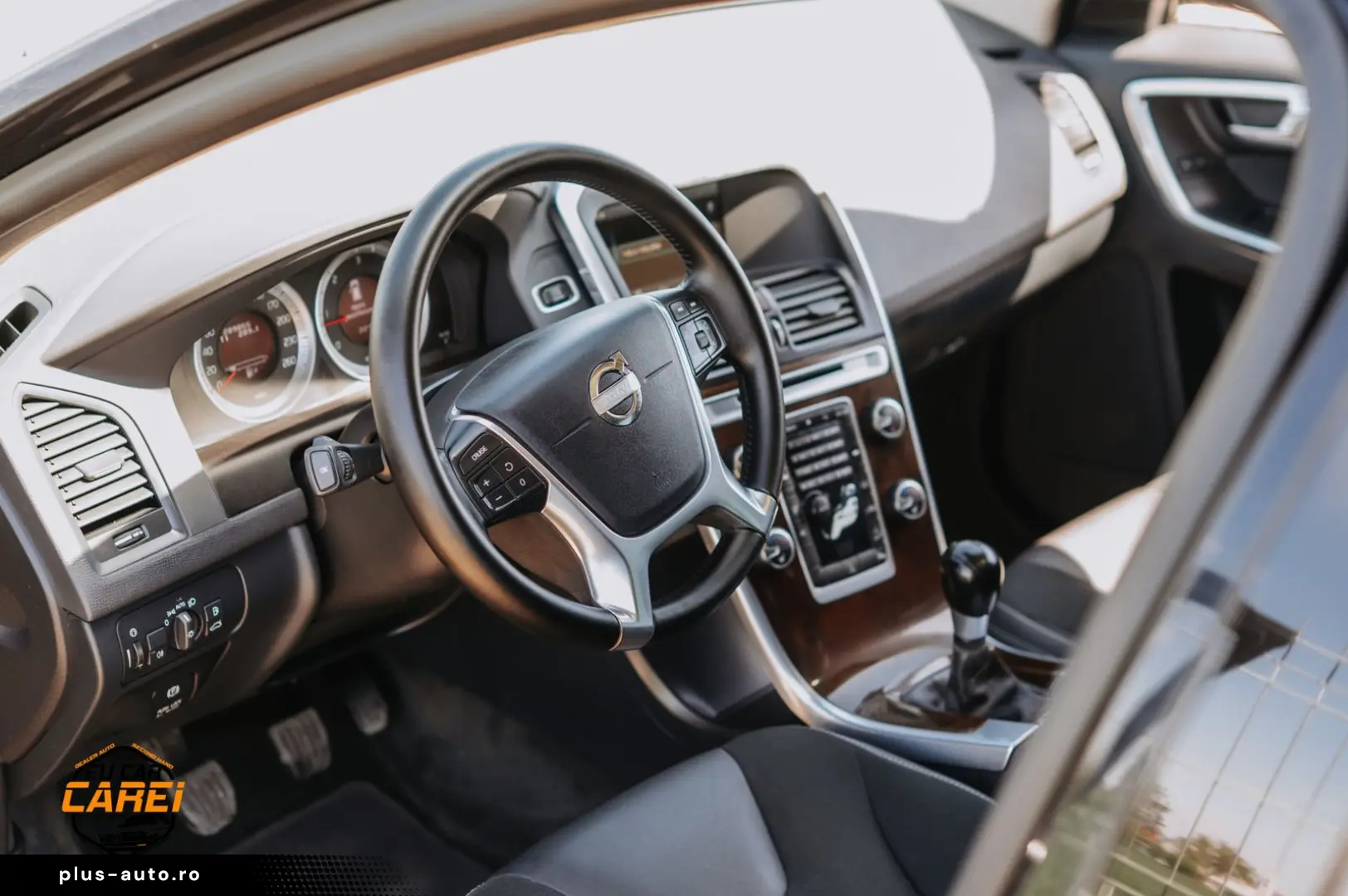VOLVO XC 60 2.4 DIESEL. 200000 KM