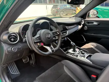 ALFA ROMEO Giulia 2.9 V6 Bi-Turbo 375 kW AT8 Quadrifoglio