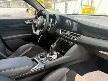 ALFA ROMEO Giulia 2.9 V6 Bi-Turbo 375 kW AT8 Quadrifoglio