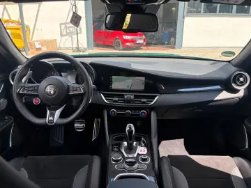 ALFA ROMEO Giulia 2.9 V6 Bi-Turbo 375 kW AT8 Quadrifoglio