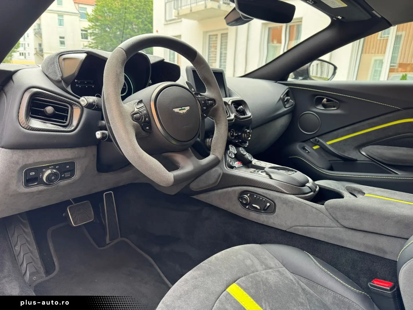 ASTON MARTIN V8 Vantage V8 Roadster F1 Edition