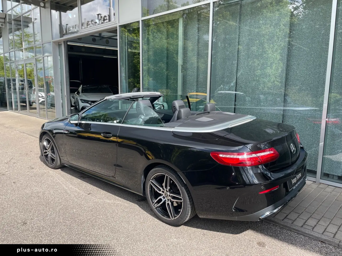 MERCEDES-BENZ E 300 d Cabriolet AMG LED CAM NIGHT TOTWINKEL