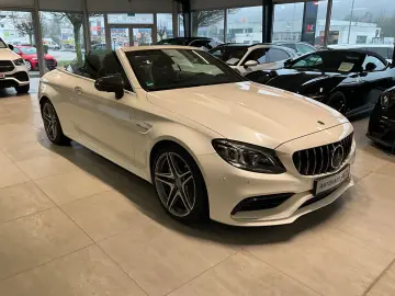 MERCEDES-BENZ C 63 AMG Cabrio Burmester HUD