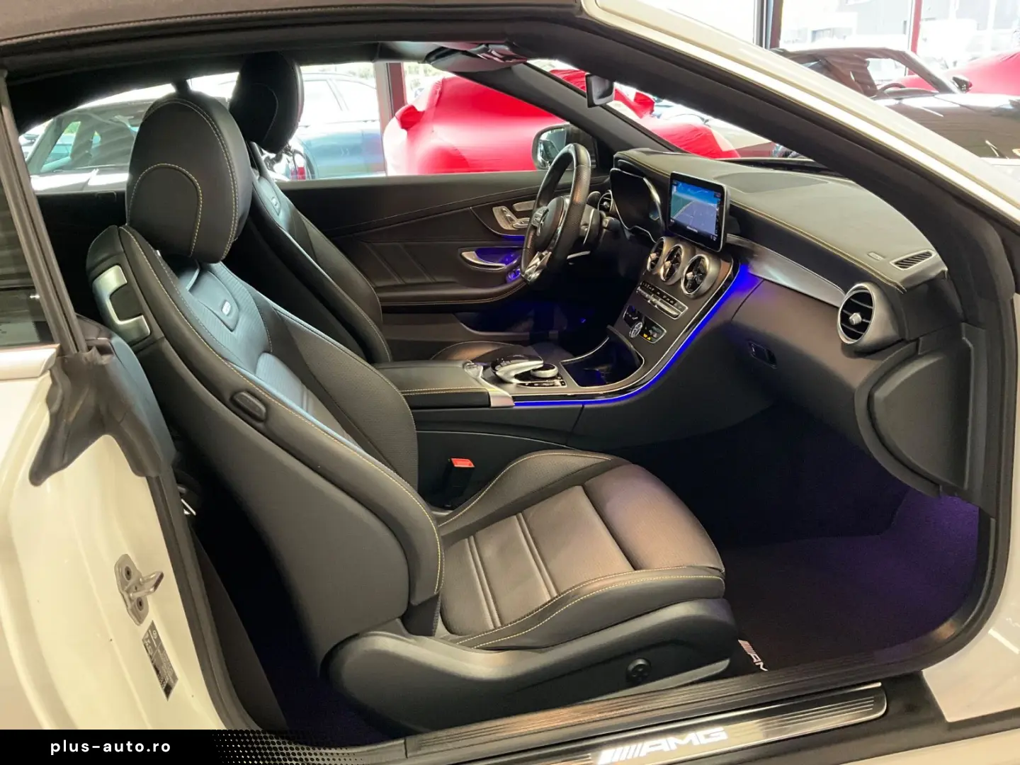 MERCEDES-BENZ C 63 AMG Cabrio Burmester HUD