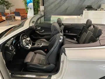 MERCEDES-BENZ C 63 AMG Cabrio Burmester HUD