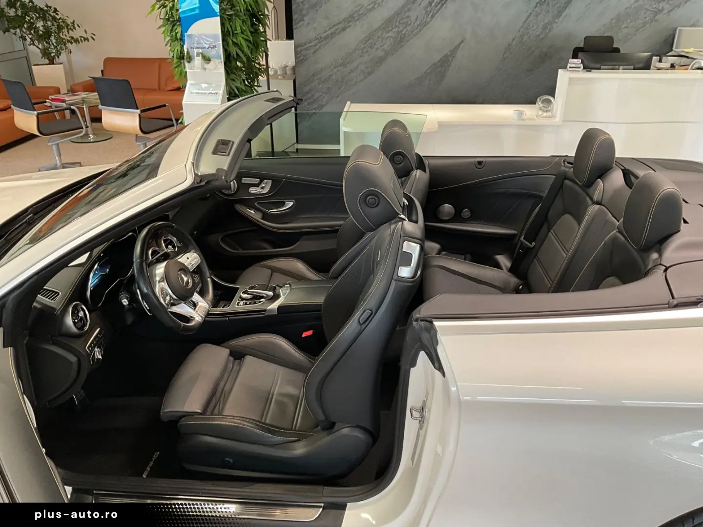 MERCEDES-BENZ C 63 AMG Cabrio Burmester HUD