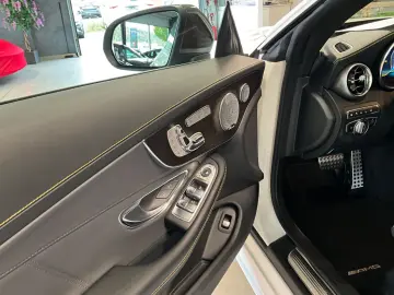 MERCEDES-BENZ C 63 AMG Cabrio Burmester HUD