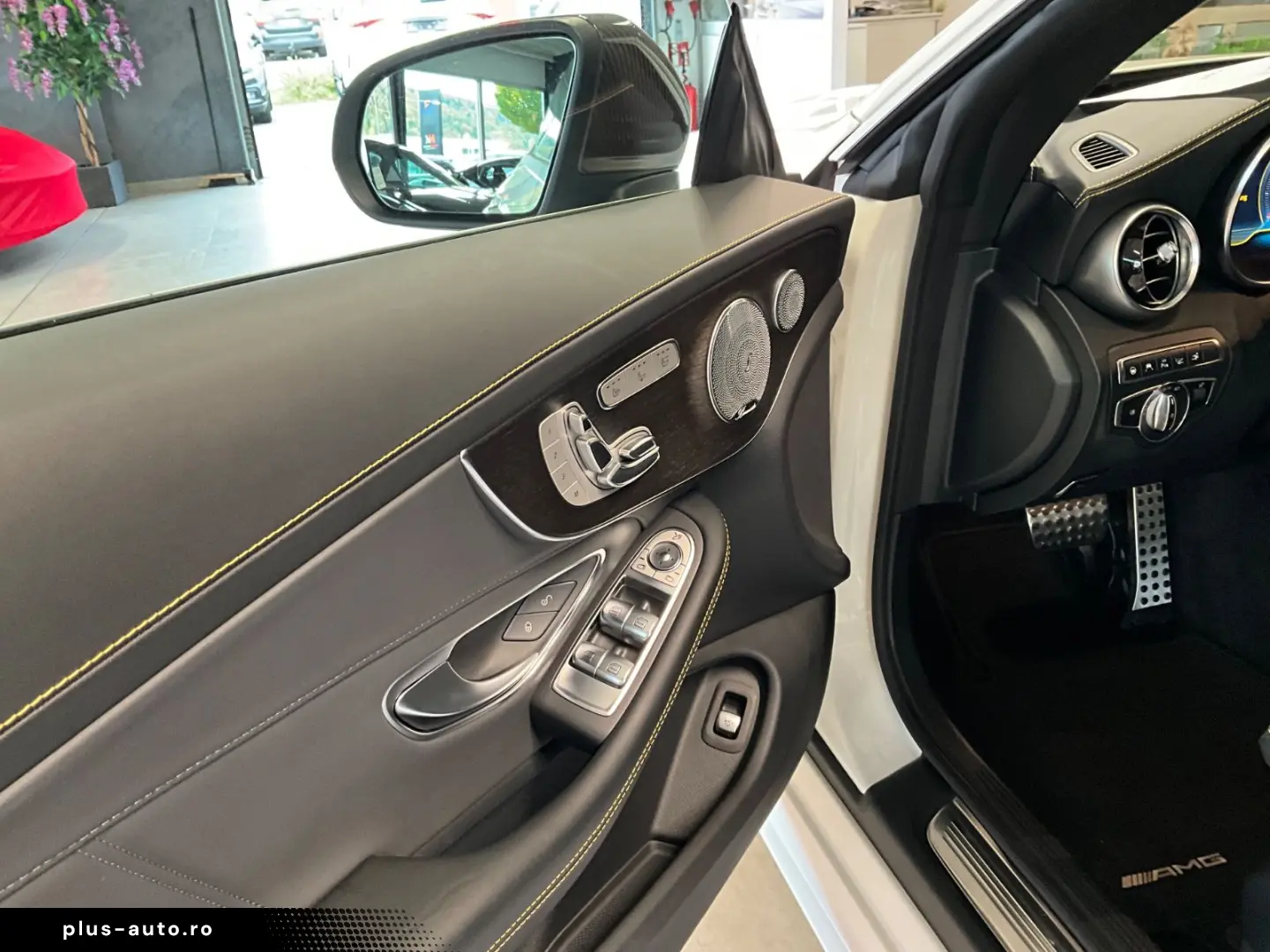 MERCEDES-BENZ C 63 AMG Cabrio Burmester HUD
