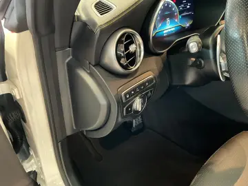 MERCEDES-BENZ C 63 AMG Cabrio Burmester HUD