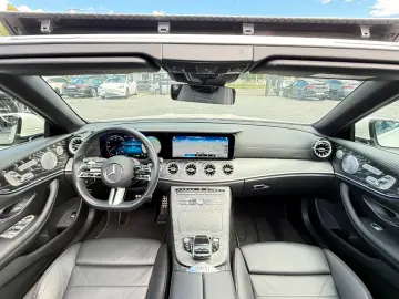 MERCEDES-BENZ E450 4Matic Cabrio AMG-PAKET 360 ACC BURMESTER