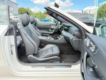 MERCEDES-BENZ E450 4Matic Cabrio AMG-PAKET 360 ACC BURMESTER