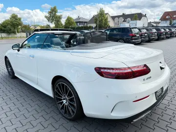 MERCEDES-BENZ E450 4Matic Cabrio AMG-PAKET 360 ACC BURMESTER