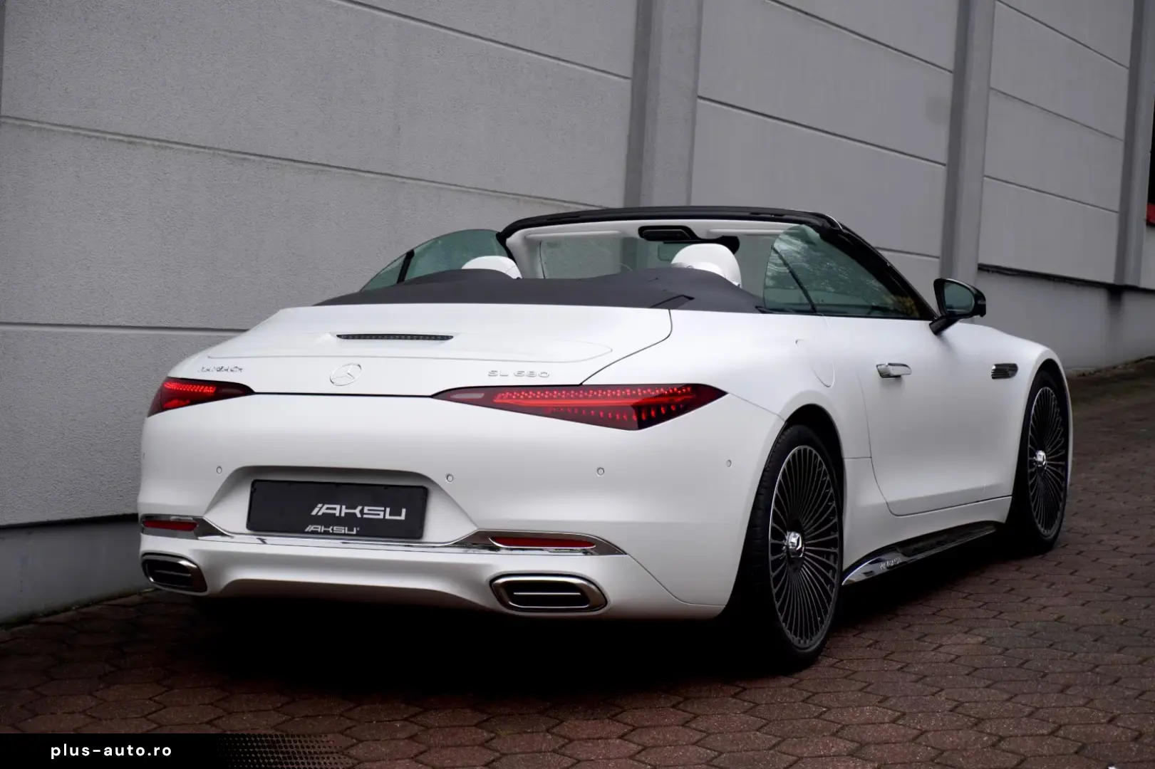 Maybach SL 680 MAYBACH MONOGRAM SERIES WHITE AMBIENCE
