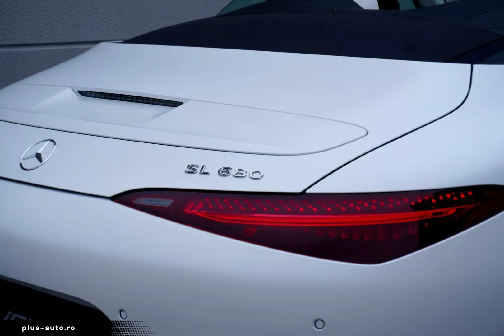 Maybach SL 680 MAYBACH MONOGRAM SERIES WHITE AMBIENCE