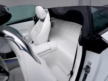 Maybach SL 680 MAYBACH MONOGRAM SERIES WHITE AMBIENCE