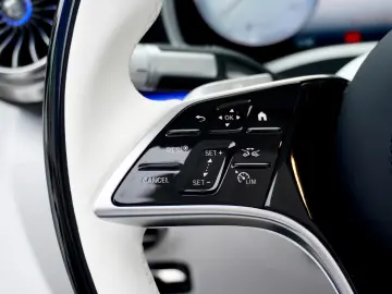 Maybach SL 680 MAYBACH MONOGRAM SERIES WHITE AMBIENCE