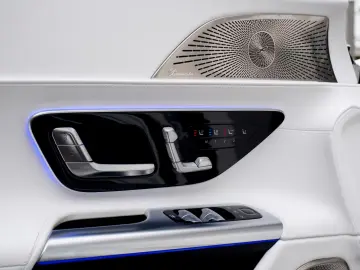 Maybach SL 680 MAYBACH MONOGRAM SERIES WHITE AMBIENCE