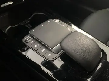 MERCEDES-BENZ CLA 250 e LED MBUX Leder Camera Tempo