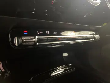 MERCEDES-BENZ CLA 250 e LED MBUX Leder Camera Tempo