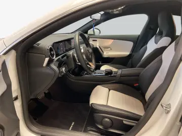 MERCEDES-BENZ CLA 250e AMG Coupe LED Sound CarPlay MBUXNa