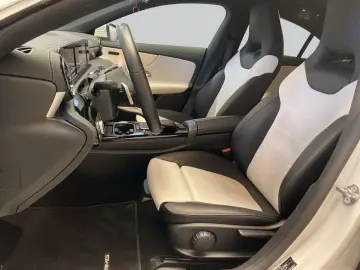 MERCEDES-BENZ CLA 250e AMG Coupe LED Sound CarPlay MBUXNa