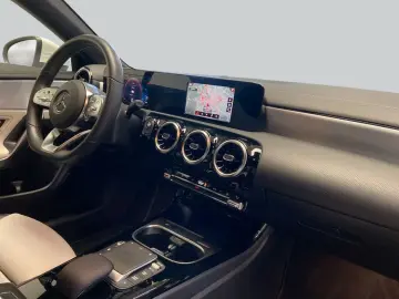 MERCEDES-BENZ CLA 250e AMG Coupe LED Sound CarPlay MBUXNa