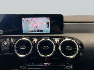 MERCEDES-BENZ CLA 250e AMG Coupe LED Sound CarPlay MBUXNa