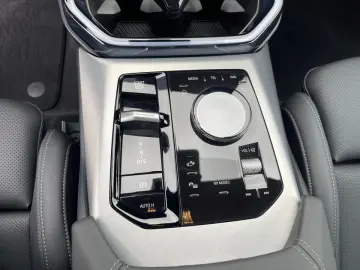BMW X3 xDr20 MSp IconicGlow 360 DAProf Keyless HUD