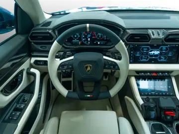 LAMBORGHINI Urus SE   AdPersonam   Lamborghini Nürnberg