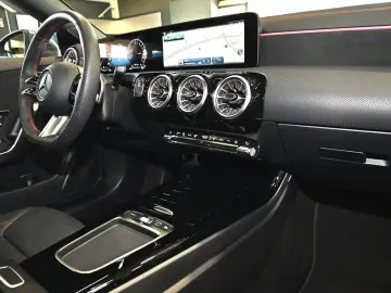 MERCEDES-BENZ CLA 250 e Coupé AMG Sport Advanced  Di&hellip;