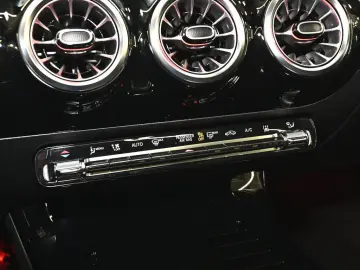 MERCEDES-BENZ CLA 250 e Coupé AMG Sport Advanced  Di&hellip;