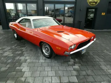 DODGE Challenger  383 Muscle Car