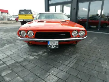 DODGE Challenger  383 Muscle Car