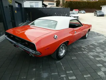 DODGE Challenger  383 Muscle Car