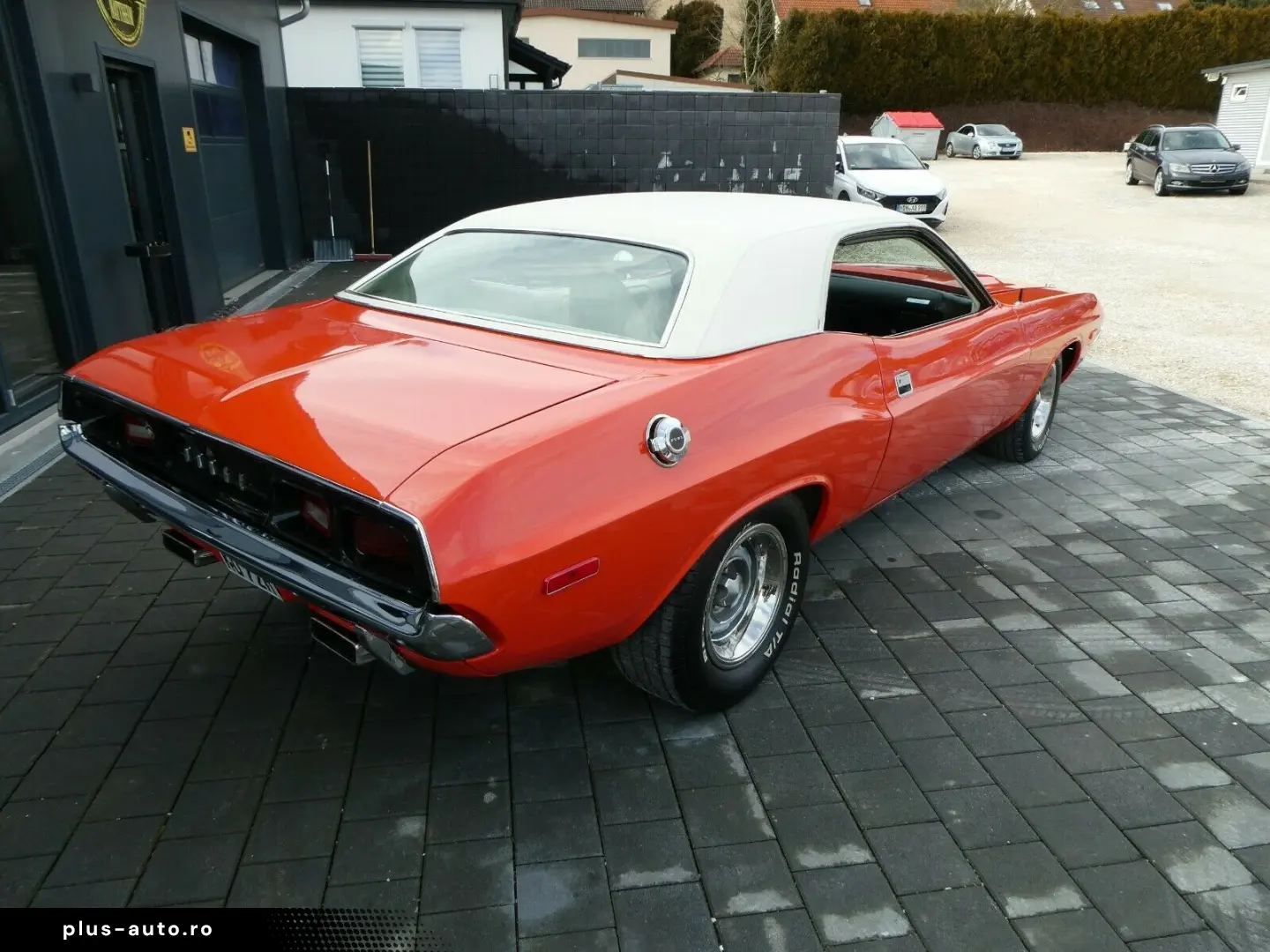 DODGE Challenger  383 Muscle Car