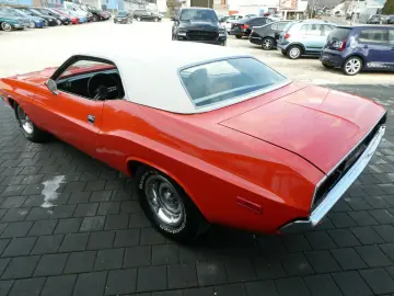 DODGE Challenger  383 Muscle Car