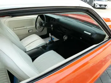 DODGE Challenger  383 Muscle Car
