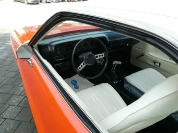 DODGE Challenger  383 Muscle Car