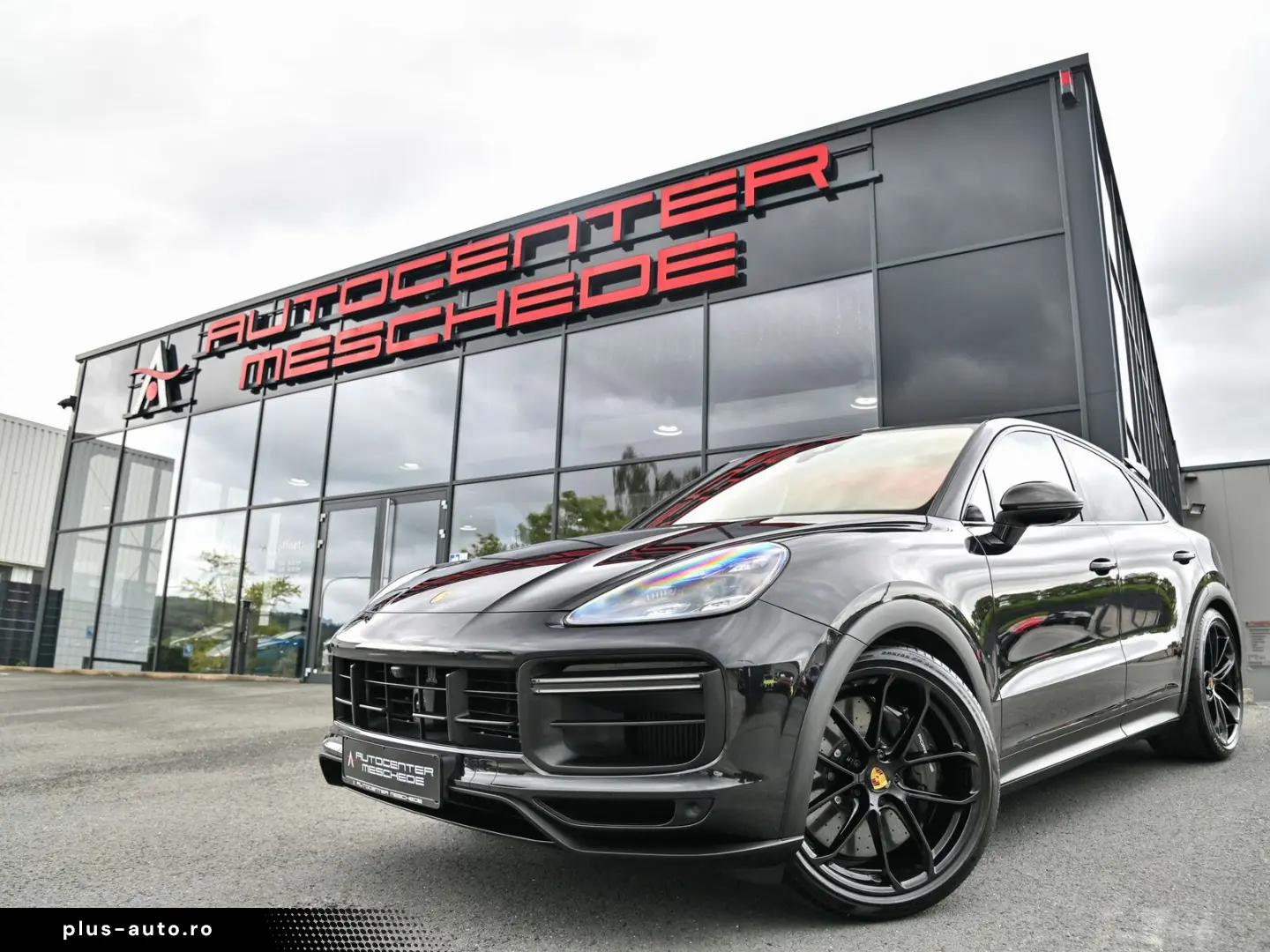 PORSCHE Cayenne Turbo GT Coupe  Rear Entertainment !