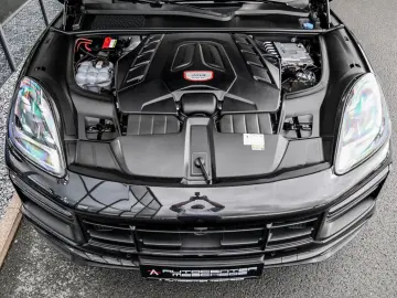 PORSCHE Cayenne Turbo GT Coupe  Rear Entertainment !