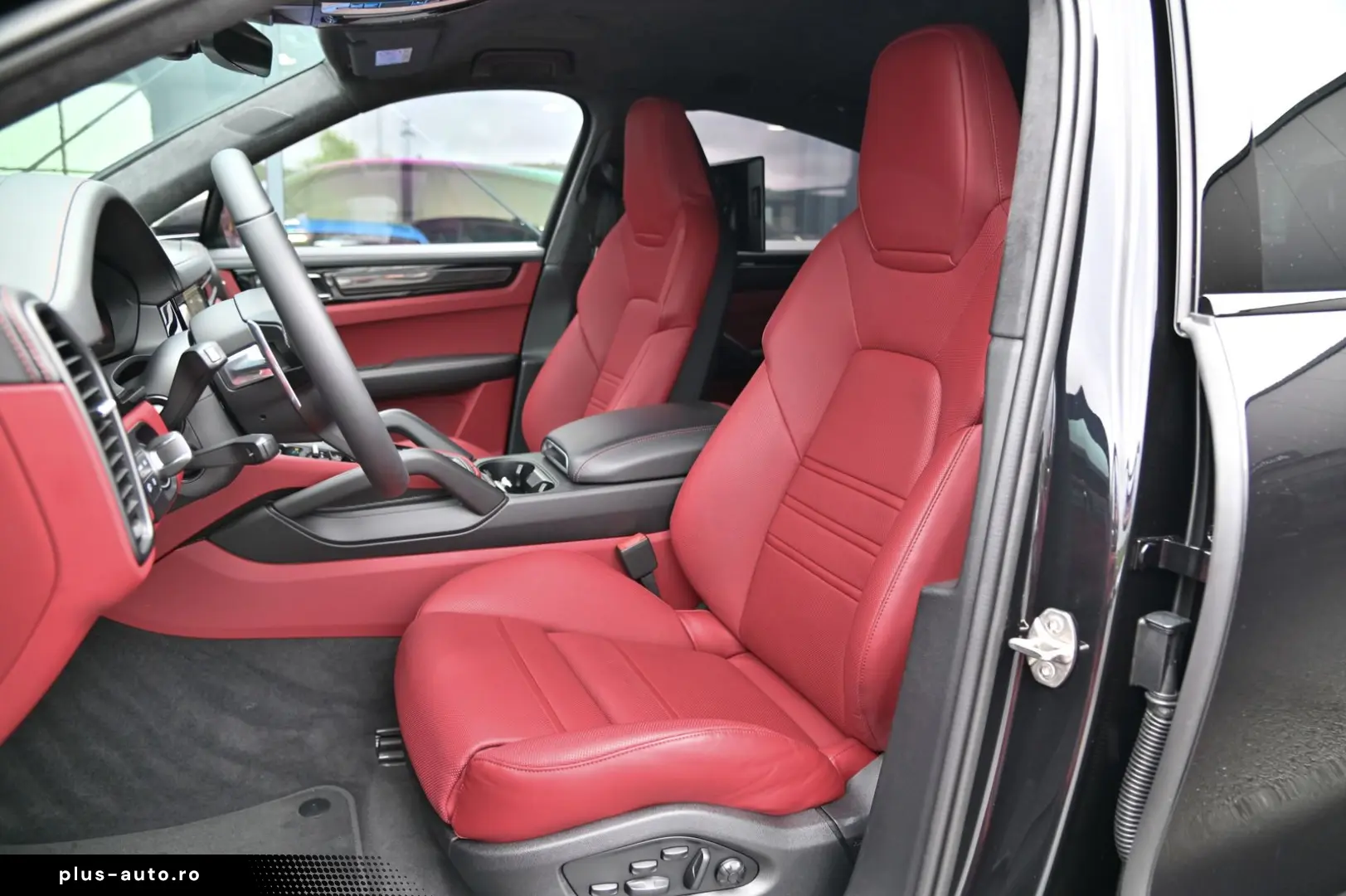 PORSCHE Cayenne Turbo GT Coupe  Rear Entertainment !