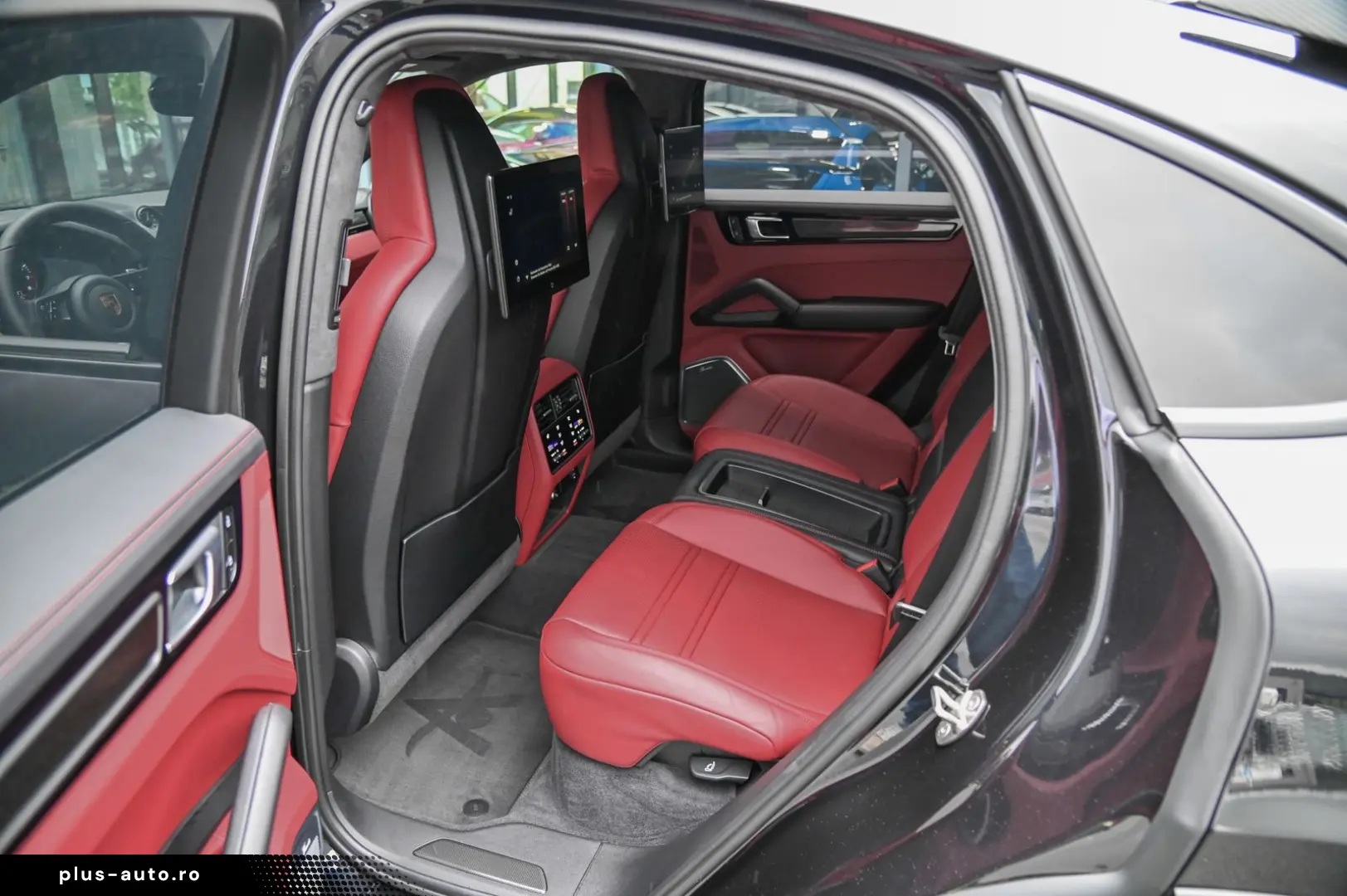 PORSCHE Cayenne Turbo GT Coupe  Rear Entertainment !