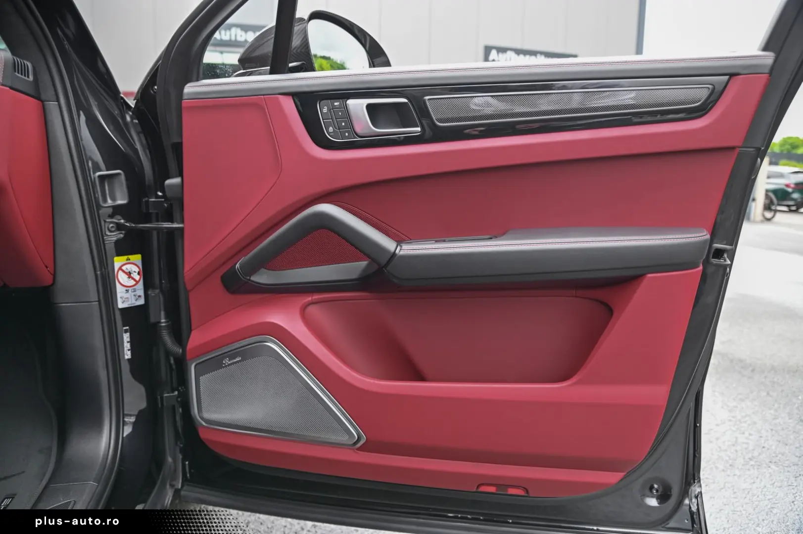 PORSCHE Cayenne Turbo GT Coupe  Rear Entertainment !