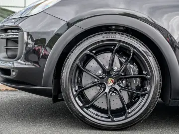 PORSCHE Cayenne Turbo GT Coupe  Rear Entertainment !