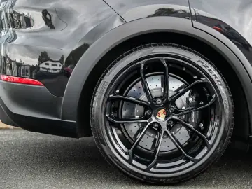 PORSCHE Cayenne Turbo GT Coupe  Rear Entertainment !