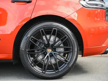 PORSCHE Macan GTS  Leder-Paket  Luft  Pano  AHK  21 Zoll