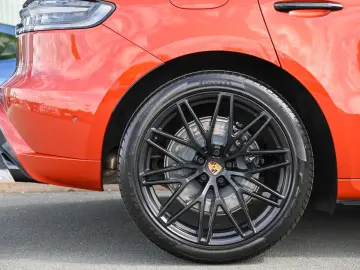 PORSCHE Macan GTS  Leder-Paket  Luft  Pano  AHK  21 Zoll