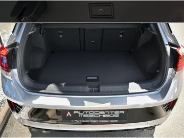 VW T-Roc R 4Motion DSG Pano  AHK  Akrapovic  19