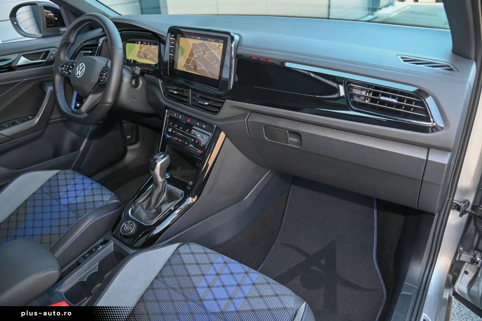 VW T-Roc R 4Motion DSG Pano  AHK  Akrapovic  19