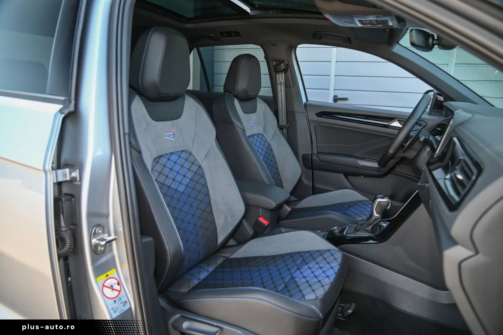 VW T-Roc R 4Motion DSG Pano  AHK  Akrapovic  19